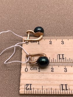 *Серьги Черный Жемчуг д. 9-9,5 цв Красное арт. 2.0239.1.b-948 Вес 4,49 г - фото 301358