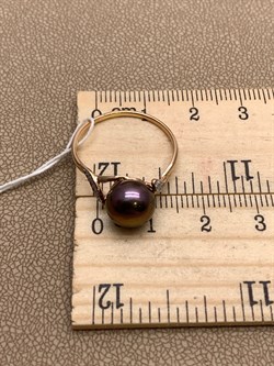 *Кольцо р.18 Шоколадный Жемчуг д.9-9,5 цв Красное арт. 1.0946.0.b-705 Вес 2,2 г - фото 301432