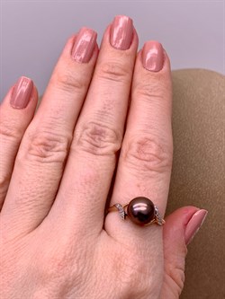 *Кольцо р.18 Шоколадный Жемчуг д.9-9,5 цв Красное арт. 1.0946.0.b-705 Вес 2,2 г - фото 301434