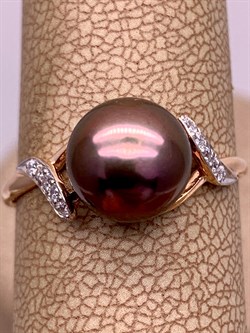 *Кольцо р.18 Шоколадный Жемчуг д.9-9,5 цв Красное арт. 1.0946.0.b-705 Вес 2,2 г - фото 301435