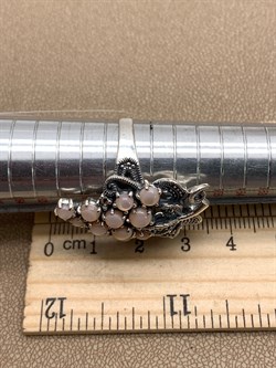 *Кольцо р.19 Виноград Микс Марказит Розовый Перламутр арт. HR665-930 вес 9.85 г - фото 309401 *Кольцо р.19 Виноград Микс Марказит Розовый Перламутр арт. HR665-930 вес 9.85 г - фото 309401