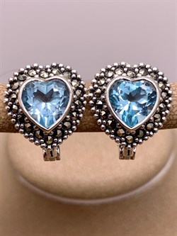 *Серьги Микс Марказит Голубой Топаз Сердце арт. HE124-623 вес 7.08 г - фото 309793 *Серьги Микс Марказит Голубой Топаз Сердце арт. HE124-623 вес 7.08 г - фото 309793