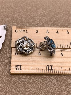 *Серьги Пусеты Цветки Марказит Голубой Топаз арт. HE1456-746 вес  6,27 г - фото 309912 *Серьги Пусеты Цветки Марказит Голубой Топаз арт. HE1456-746 вес  6,27 г - фото 309912