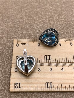 *Серьги Сердца Марказит Голубой Топаз арт. HE612-913 вес 10,59 г - фото 310536 *Серьги Сердца Марказит Голубой Топаз арт. HE612-913 вес 10,59 г - фото 310536