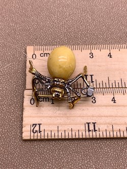 *Брошь Паук Янтарь арт. 825958п-548 Вес 6,01 г - фото 310741