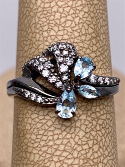 *Кольцо р.17,5 Голубой Топаз Романовы арт. 01-1816/00ТБ-00-005 вес 2,46 г - фото 311846