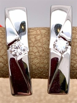 *Серьги Белый бр цв Белое арт. 22956-200-920 вес 2,9 г - фото 314490