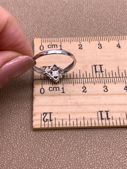 *Кольцо р.18 Белый бр цв Белое арт. 13250-200-143 вес 1,55 г - фото 314626