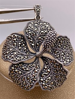 *Подвеска Гибискус Марказит арт HP605-084 вес 15.55 г - фото 315931