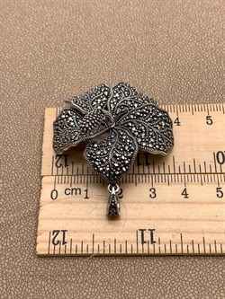 *Подвеска Гибискус Марказит арт HP605-084 вес 15.55 г - фото 315934