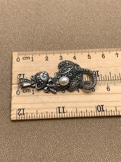 *Подвеска Кошка Микс Марказит Жемчуг арт. HP767-433 вес 9,43 г - фото 316450