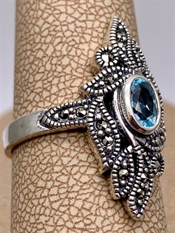 *Кольцо р.18 Микс Марказит Голубой Топаз арт. HR1694-110 вес 5,04 г - фото 316561 *Кольцо р.18 Микс Марказит Голубой Топаз арт. HR1694-110 вес 5,04 г - фото 316561