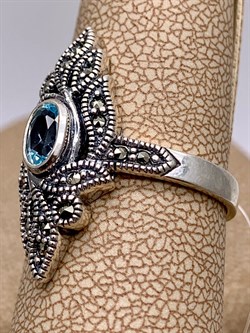 *Кольцо р.18 Микс Марказит Голубой Топаз арт. HR1694-110 вес 5,04 г - фото 316562 *Кольцо р.18 Микс Марказит Голубой Топаз арт. HR1694-110 вес 5,04 г - фото 316562