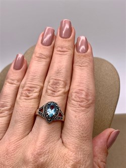*Кольцо р.18,5 Марказит Голубой Топаз арт. HR1414SP-862 вес 4,18 г - фото 316732