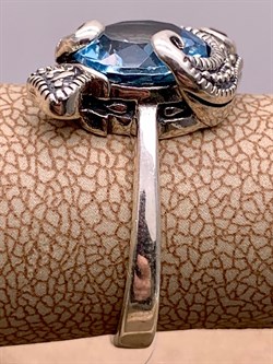 *Кольцо р.17 Рыбка Марказит Голубой Топаз арт. HR1615-570 вес 4,36 г - фото 316752 *Кольцо р.17 Рыбка Марказит Голубой Топаз арт. HR1615-570 вес 4,36 г - фото 316752