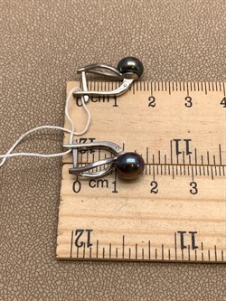 *Серьги Черный Жемчуг д.7,5*8мм арт. 2.0320.0.b-691 Вес 3,04 г - фото 317719 *Серьги Черный Жемчуг д.7,5*8мм арт. 2.0320.0.b-691 Вес 3,04 г - фото 317719