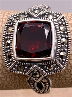 *Кольцо р.18Марказит Гранат Пироп арт. HR978-419 вес 5,5 г - фото 317983