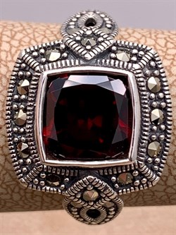 *Кольцо р.19 Марказит Гранат Пироп арт. HR978-426 вес 5,36 г - фото 318015