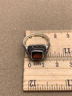 *Кольцо р.19 Марказит Гранат Пироп арт. HR978-426 вес 5,36 г - фото 318022