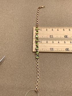 *Браслет р.17,5 Хризолит цв Красное арт. 08-1-041-0800-010-824 (вес 5,41 г) - фото 319163