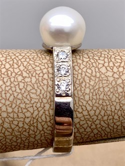 *Кольцо р.18 Белый Жемчуг д.8,5*9мм арт. 1.0318.0.b-759 Вес 3,17 г - фото 320527