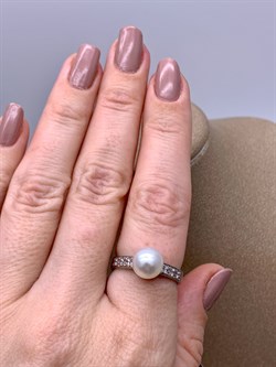 *Кольцо р.18 Белый Жемчуг д.8,5*9мм арт. 1.0318.0.b-759 Вес 3,17 г - фото 320529