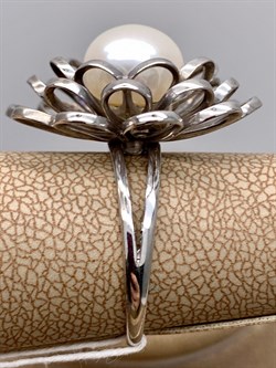 *Кольцо р.18,5 Белый Жемчуг д.10*10,5мм арт. 1.0325.0.b-096 Вес 6,29 г - фото 320622