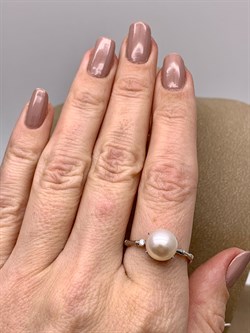 *Кольцо р.18,5 Белый Жемчуг д.9*9,5мм арт. 1.0469.0.b-476 Вес 2,83 г - фото 322119