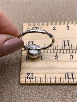 *Кольцо р.18,5 Белый Жемчуг д.9*9,5мм арт. 1.0469.0.b-476 Вес 2,83 г - фото 322120