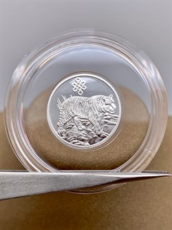 *Сувенир Серебряная Монета На Удачу Тигр арт. 9300409027-811 Вес 2,77 г - фото 322300