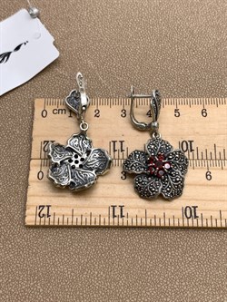 *Серьги Марказит Гранат Пироп арт. HE1151-388 вес 13.89 г - фото 322329