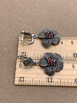 *Серьги Марказит Гранат Пироп арт. HE1151-388 вес 13.89 г - фото 322330