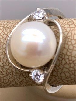 *Кольцо р.16 Белый Жемчуг д.9,5*10мм арт. 1.0639.0.b-161 Вес 3,76 г - фото 322963