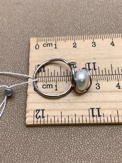 *Кольцо р.18 Белый Жемчуг д.10*10,5мм арт. 1.0422.0.b-849 Вес 3,07 г - фото 322994