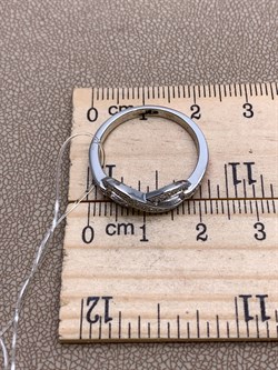 *Кольцо р.18 Бесконечность Белый Фианит Микро Вставки арт. CZ-R02233-X-W-X-X-W-18-239 вес 2,3 г - фото 323503