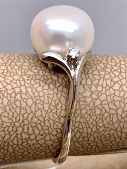 *Кольцо р.18 Белый Жемчуг д.10,5*11мм арт. 1.0856.0.b-417 Вес 3,33 г - фото 324301