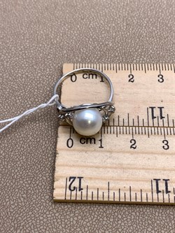 *Кольцо р.18 Белый Жемчуг д.9,5*10мм арт. 1.0674.0.b-432 Вес 2,97 г - фото 324408