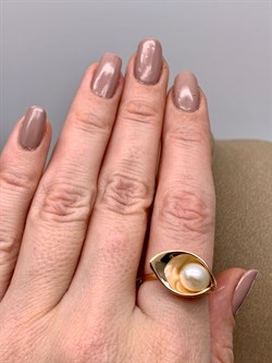 *Кольцо р.18д.8-8,5  Белый Жемчуг цв Красное арт. 01-1-944-0500-010-832 вес 3,41 г - фото 324727