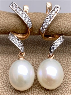 *Серьги Белый Жемчуг цв Красное д.9,5-10 арт. 2.0180.3.d-524 Вес 6,17 г - фото 328093