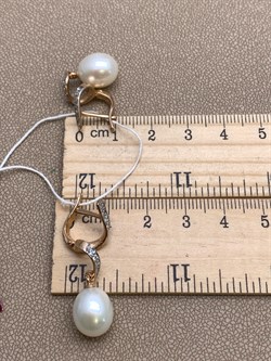 *Серьги Белый Жемчуг цв Красное д.9,5-10 арт. 2.0180.3.d-524 Вес 6,17 г - фото 328095