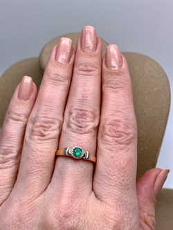 *Кольцо р.17,5 Изумруд цв Красное арт. 13081-101-372 (вес 2,09 г) - фото 329110