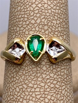 *Кольцо р.18 Изумруд цв Лимонное арт. 13509-301-049 (вес 2,2 г) - фото 329385 *Кольцо р.18 Изумруд цв Лимонное арт. 13509-301-049 (вес 2,2 г) - фото 329385