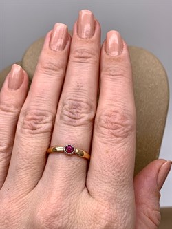 *Кольцо р.17,5 Рубин цв Красное арт. 13763-103-964 (вес 1,3 г) - фото 329507 *Кольцо р.17,5 Рубин цв Красное арт. 13763-103-964 (вес 1,3 г) - фото 329507