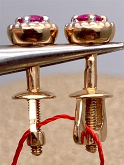 *Пусеты Рубин цв Красное арт. 23829-103-984 (вес 1,34 г) - фото 329531 *Пусеты Рубин цв Красное арт. 23829-103-984 (вес 1,34 г) - фото 329531