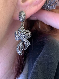 *Серьги Бантики Марказит арт. HE1449-1L-624 Вес 13,86 г - фото 330563 *Серьги Бантики Марказит арт. HE1449-1L-624 Вес 13,86 г - фото 330563