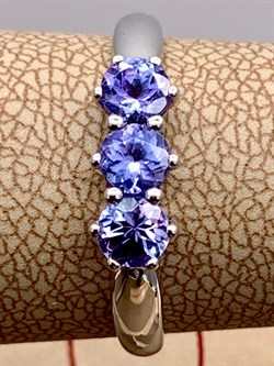 *Кольцо р.18,5 Танзанит цв Белое арт. 11130-204-228 (вес 2,1 г) - фото 331384 *Кольцо р.18,5 Танзанит цв Белое арт. 11130-204-228 (вес 2,1 г) - фото 331384