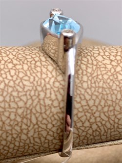 *КОЛЬЦО р.18 Голубой Топаз арт. R00057-464, (вес 3,26 г) - фото 334168