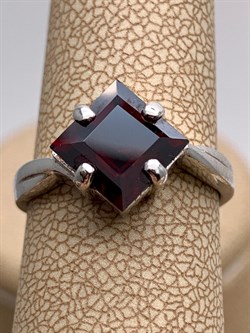 *КОЛЬЦО р.17 Гранат арт. R00059-133, (вес 3,34 г) - фото 335288 *КОЛЬЦО р.17 Гранат арт. R00059-133, (вес 3,34 г) - фото 335288
