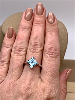 *Кольцо р.17,5 Голубой Топаз арт. R00401-935, (вес 4,02 г) - фото 335852
