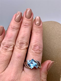 *КОЛЬЦО р.18 Голубой Топаз арт. R00230-310, (вес 4,58 г) - фото 335951